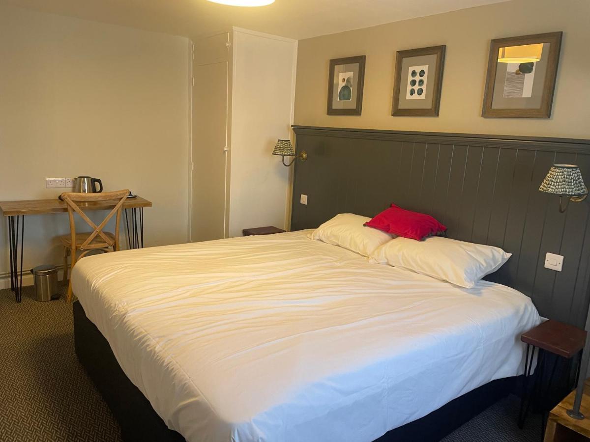 The Bull Hotel Downton  Екстер'єр фото