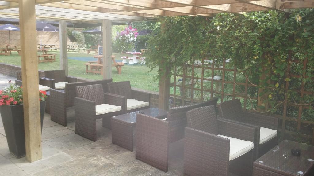 The Bull Hotel Downton  Екстер'єр фото