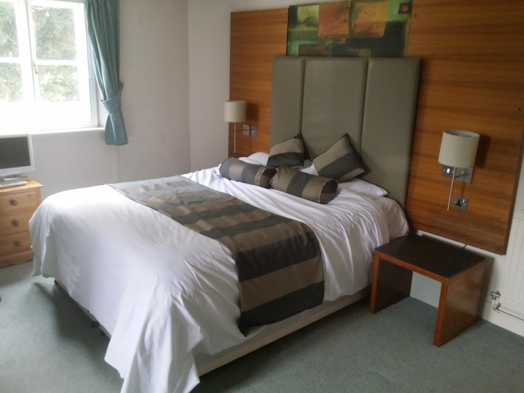 The Bull Hotel Downton  Номер фото