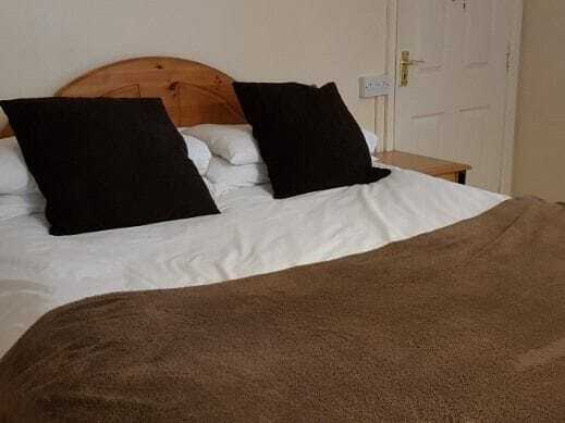 The Bull Hotel Downton  Екстер'єр фото